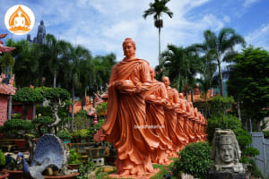 Tượng Bổn Sư Khất Thực